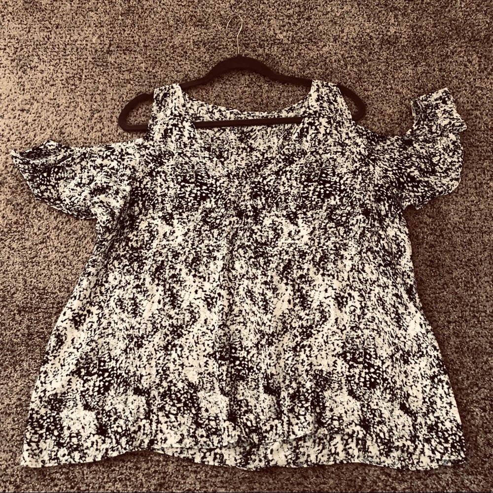 Blouse - Picture 2 of 3